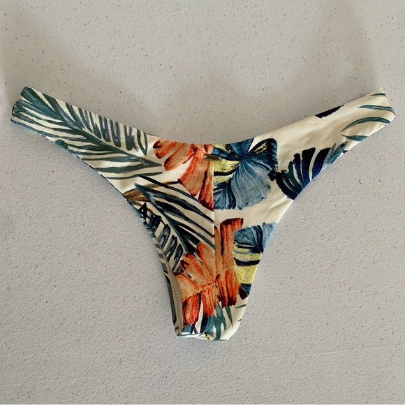 Rip Curl Bikini Bottoms - Picture 2 of 3